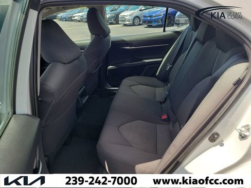 Used 2022 Toyota Camry LE FWD image 12
