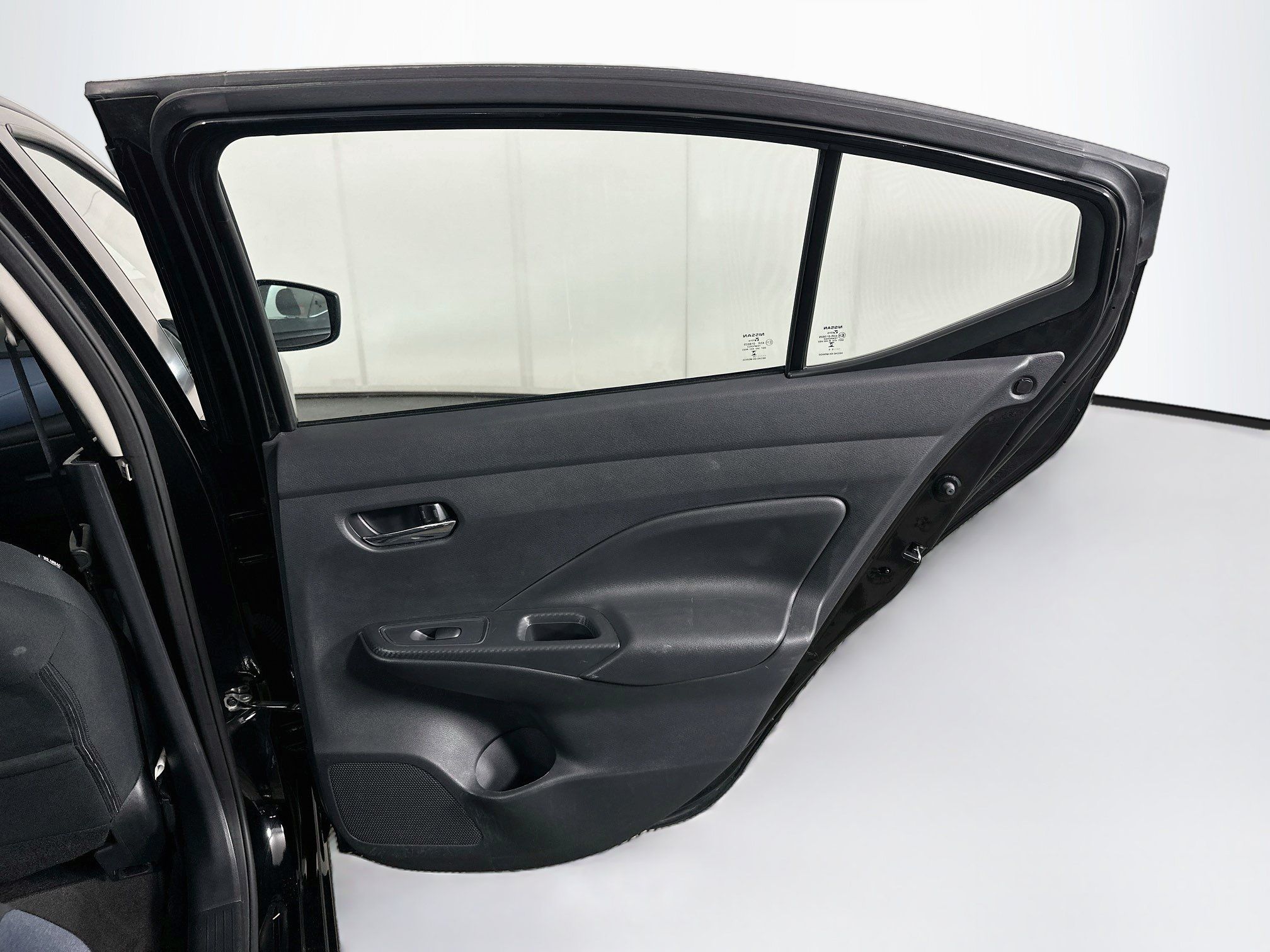 Used 2025 Nissan Versa SV FWD image 27
