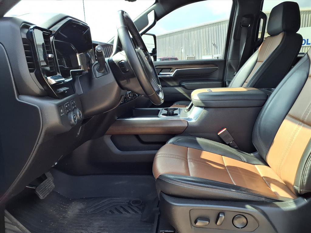 Used 2024 Chevrolet Silverado 2500 High Country w/ High Country Premium Package AWD/4WD image 10