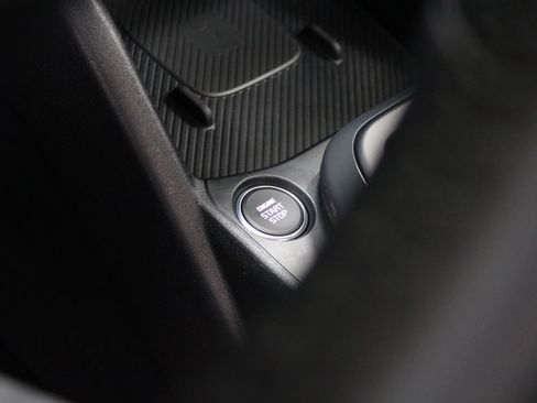 Used 2025 Kia K4 EX image 32