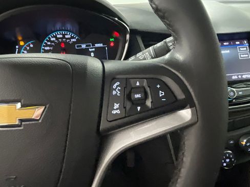 Used 2022 Chevrolet Trax LT w/ LT Convenience Package image 34