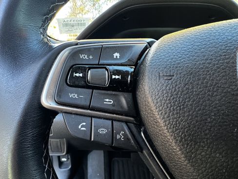 Used 2022 Honda Accord Touring image 17