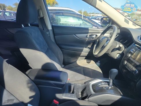 Used 2016 Nissan Rogue S FWD image 10