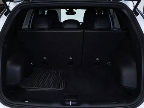 Used 2025 Jeep Compass Trailhawk AWD/4WD image 17