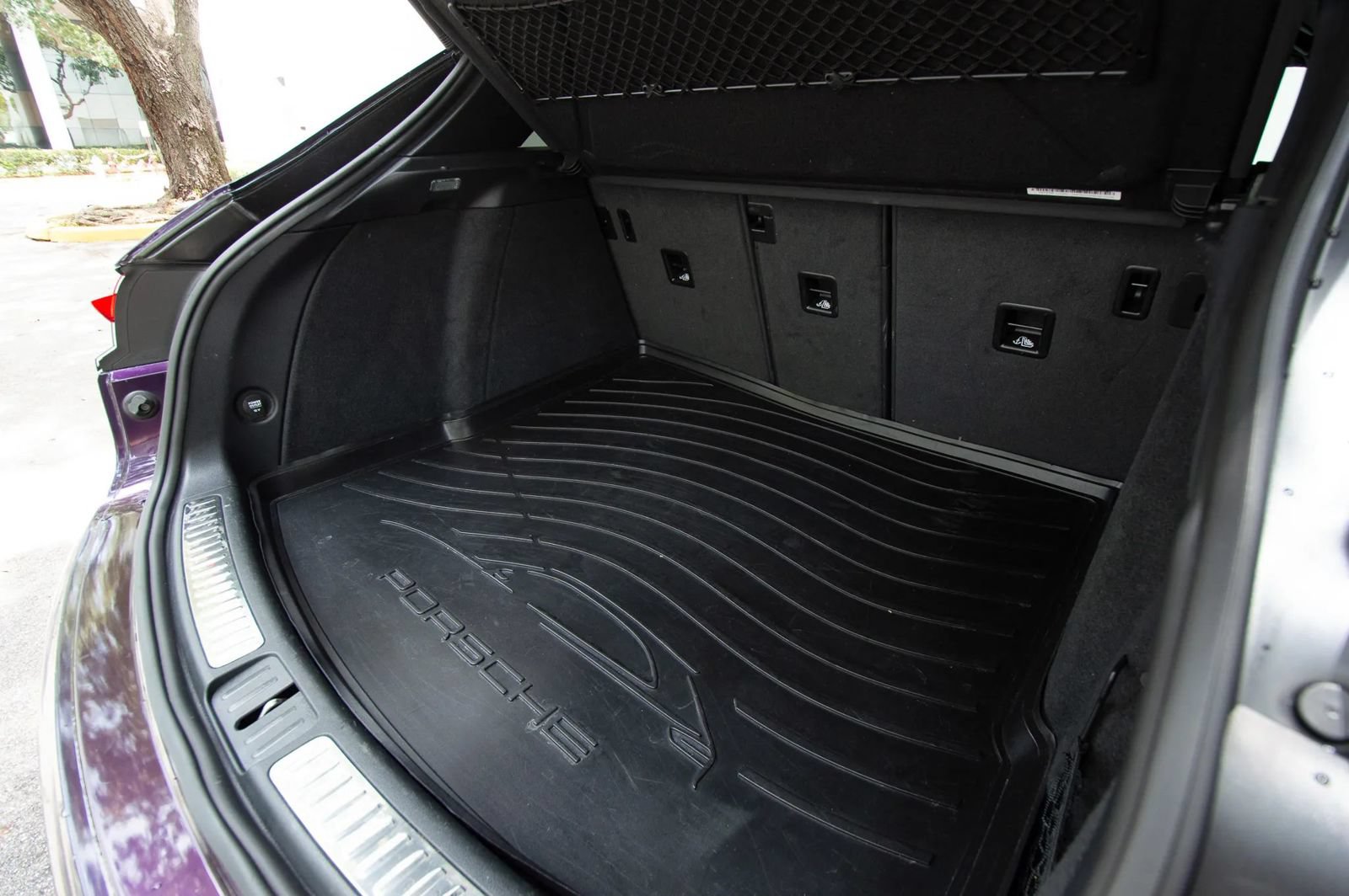 Used 2021 Porsche Macan w/ Premium Package Plus AWD/4WD image 75
