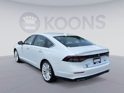 Used 2023 Honda Accord Touring image 4