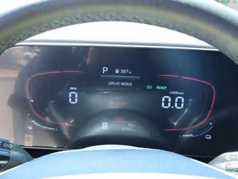 Used 2025 Kia Niro EX Touring FWD image 21