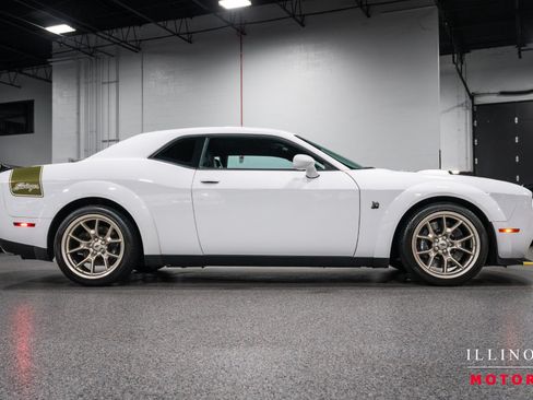 Used 2023 Dodge Challenger R/T Scat Pack RWD image 6
