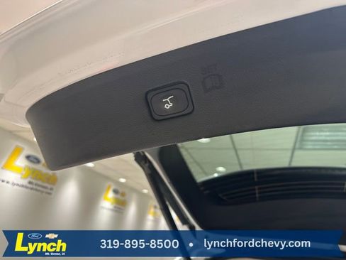 Used 2024 Ford Edge Titanium image 19