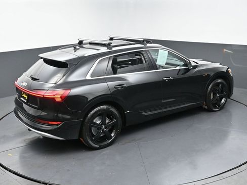 Used 2019 Audi e-tron Prestige w/ Prestige Package image 45