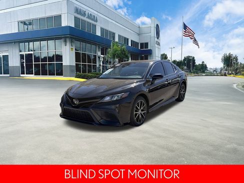 Used 2021 Toyota Camry SE image 9