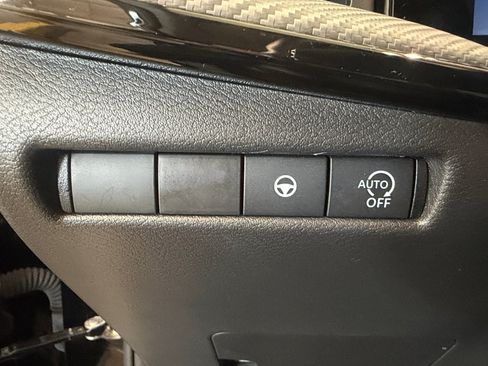 Used 2026 Nissan Kicks SR FWD image 25
