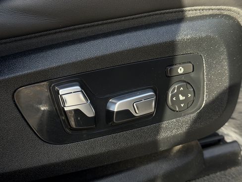 Used 2023 BMW XM AWD/4WD image 49