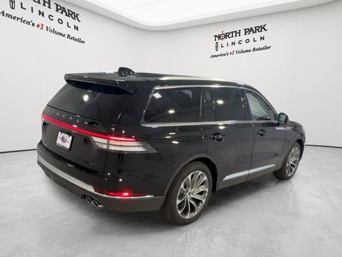 New 2026 Lincoln Aviator 2WD image 9
