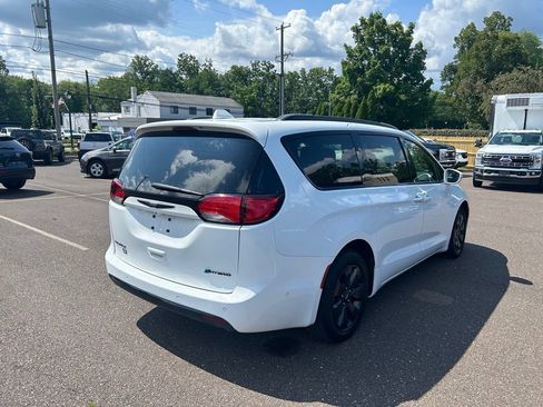 Used 2020 Chrysler Pacifica Limited FWD image 7