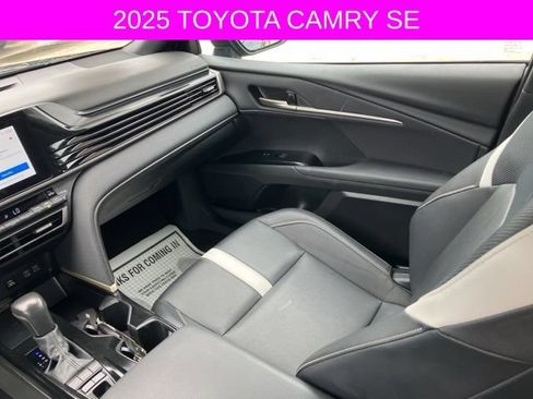 Used 2025 Toyota Camry SE FWD image 17