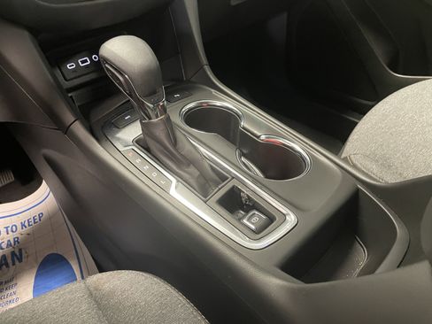 Used 2023 Chevrolet Equinox LT image 14