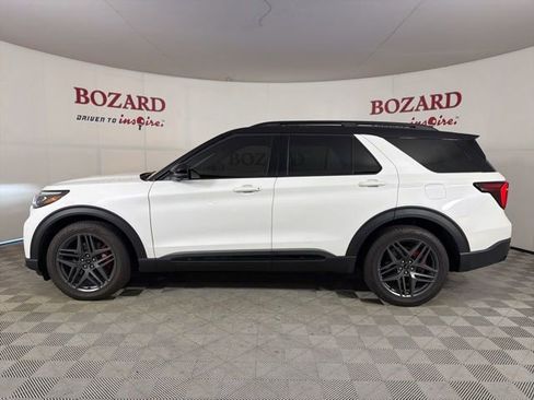 Certified 2025 Ford Explorer ST AWD/4WD image 5