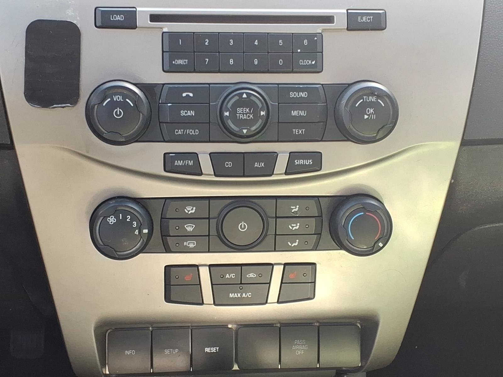 Used 2009 Ford Focus SE FWD image 6