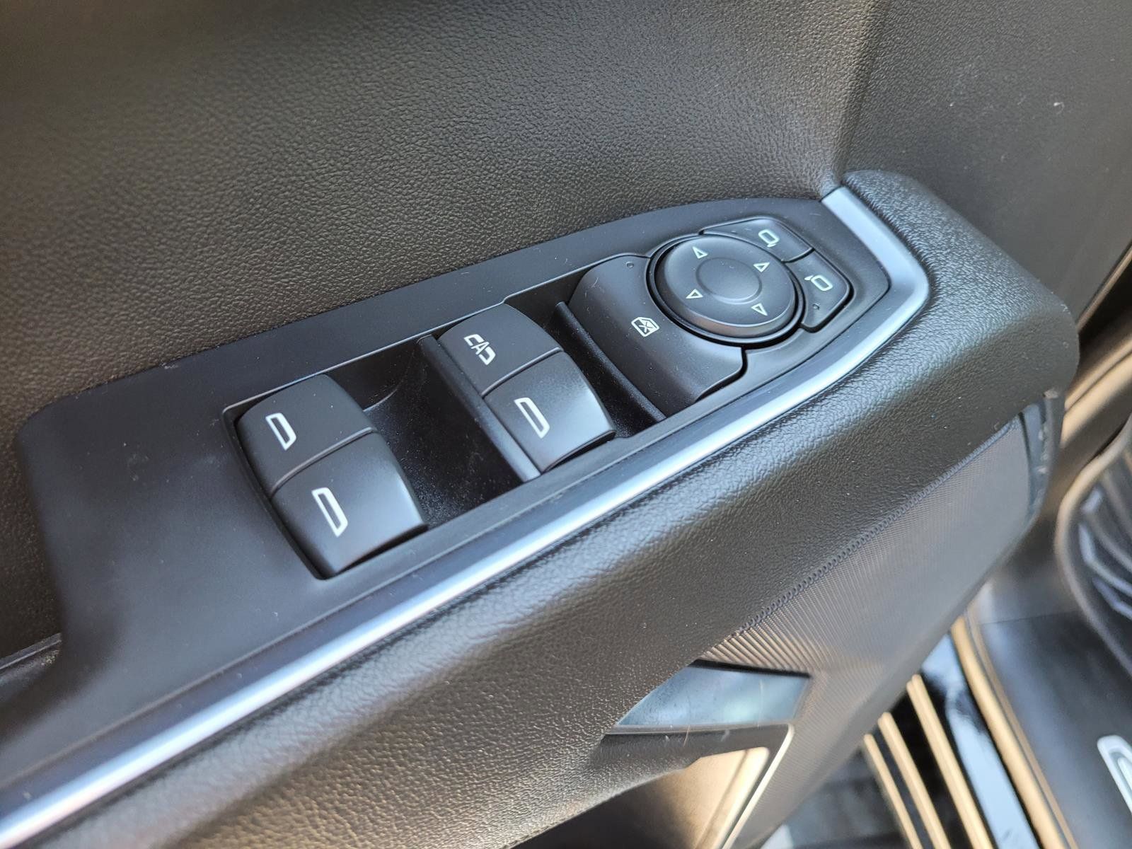 Used 2022 Chevrolet Silverado 1500 LT AWD/4WD image 21