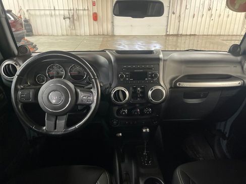 Used 2014 Jeep Wrangler Unlimited Sahara w/ Trailer Tow Group image 13