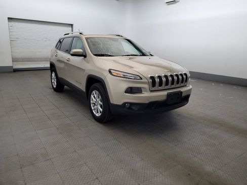 Used 2014 Jeep Cherokee Latitude w/ Comfort/Convenience Group AWD/4WD image 13