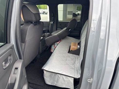 Used 2026 Nissan Frontier SV w/ SV Convenience Package image 9