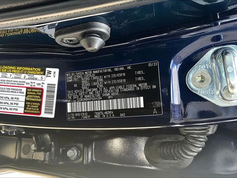 Used 2023 Toyota Highlander XLE AWD/4WD image 36