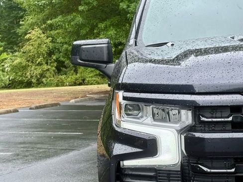 Used 2023 Chevrolet Silverado 1500 RST w/ Z71 Off-Road Package AWD/4WD image 13