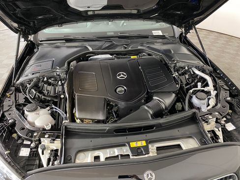 Used 2025 Mercedes-Benz C 300 4MATIC Sedan image 31