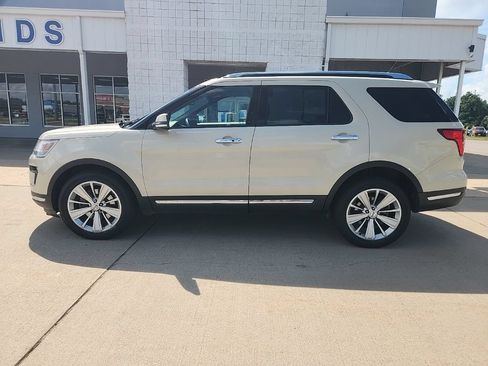 Used 2018 Ford Explorer Limited AWD/4WD image 4