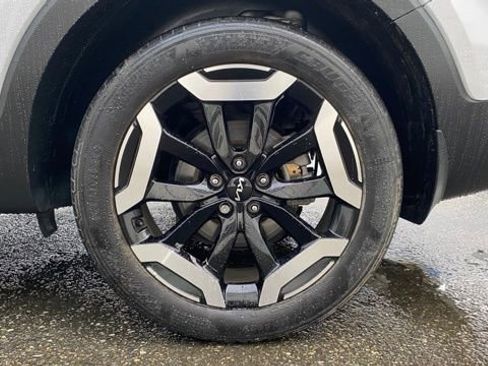 Used 2023 Kia Telluride S image 10