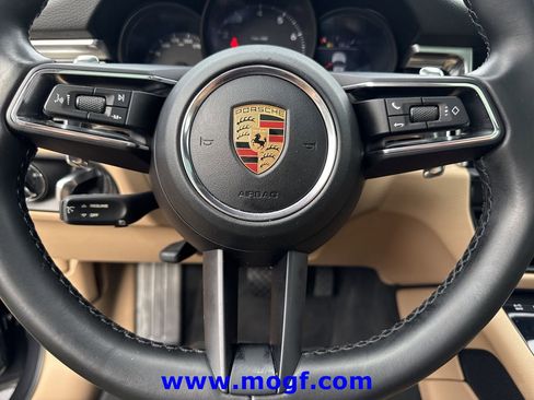 Used 2022 Porsche Macan w/ Premium Package Plus AWD/4WD image 11