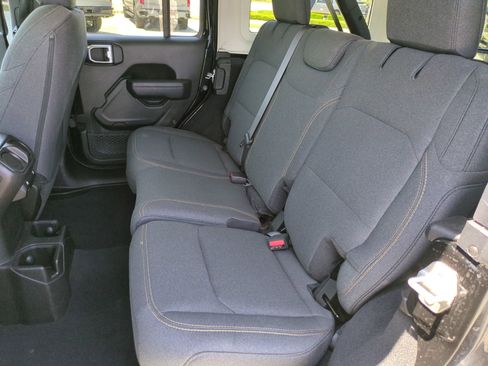Used 2024 Jeep Wrangler Unlimited Sport AWD/4WD image 29