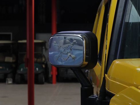 Used 2005 HUMMER H2 SUT w/ Preferred Equipment Group image 15