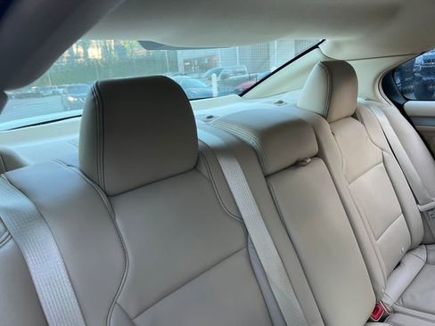 Used 2016 Ford Taurus SEL w/ Equipment Group 201A image 29