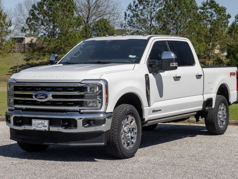 New 2025 Ford F250 King Ranch w/ Chrome Package AWD/4WD image 3