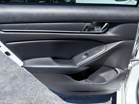 Used 2018 Honda Accord Sport image 15