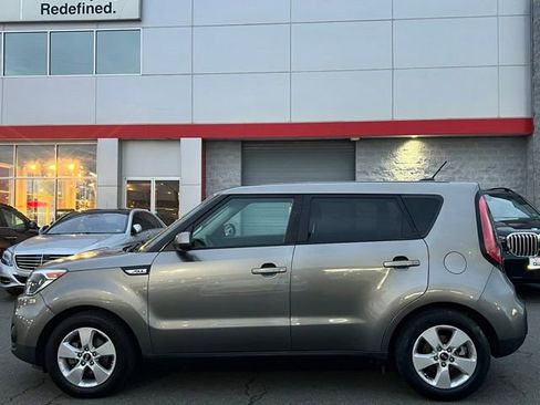 Used 2019 Kia Soul image 3