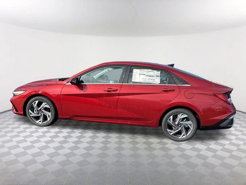 New 2025 Hyundai Elantra Limited FWD image 7