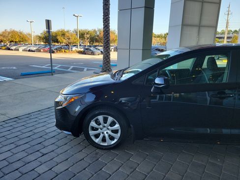 Certified 2025 Toyota Corolla LE image 2