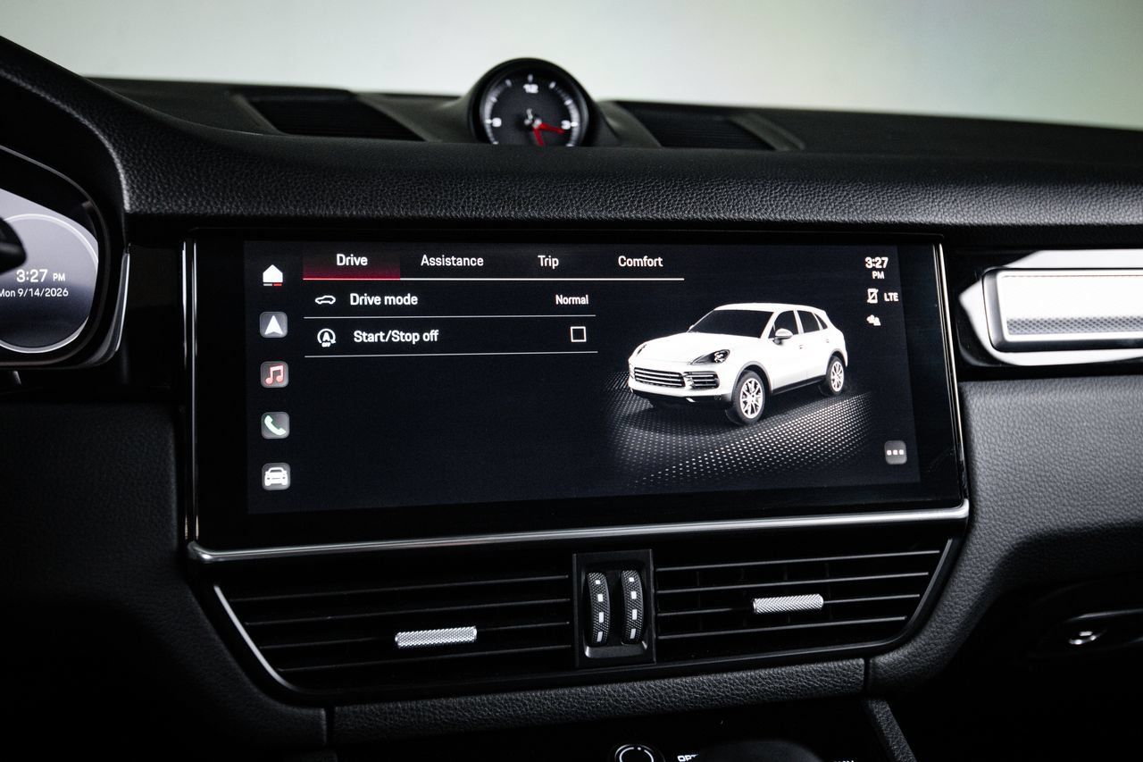 Certified 2023 Porsche Cayenne Platinum Edition AWD/4WD image 18