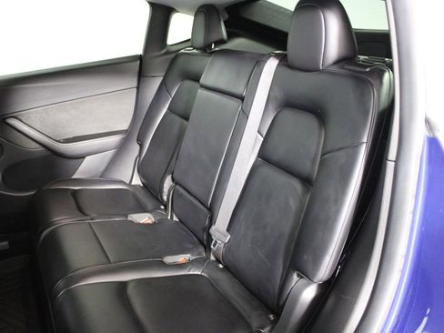 Used 2021 Tesla Model Y Long Range image 21