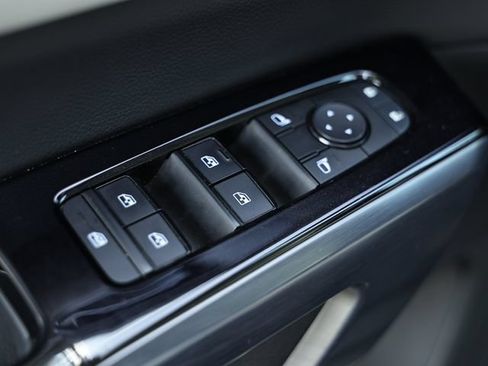 Used 2023 Nissan Pathfinder SL w/ Black Appearance Package AWD/4WD image 19