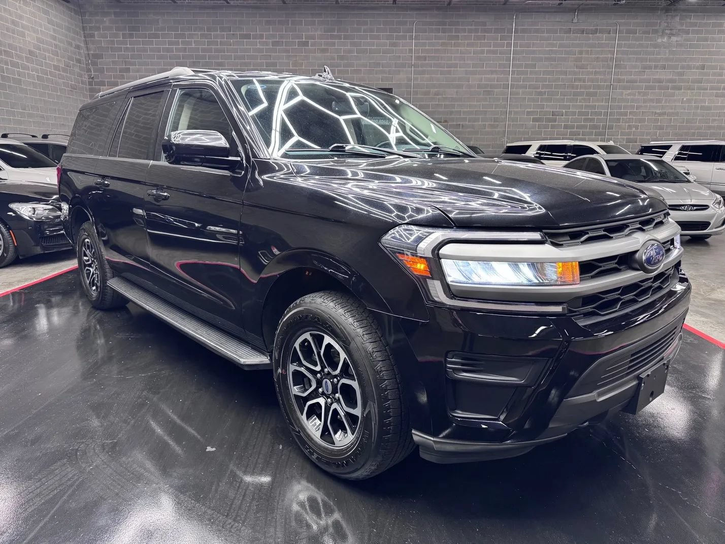 Used 2023 Ford Expedition Max XLT AWD/4WD image 1