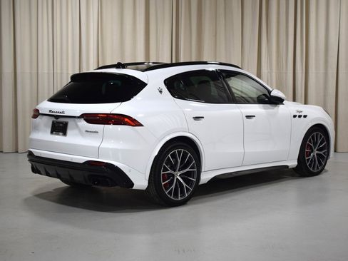 Used 2024 Maserati Grecale Trofeo image 9
