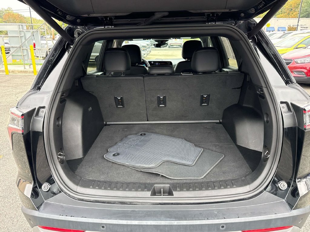Used 2025 Chevrolet Equinox LT w/ Convenience Package II FWD image 11