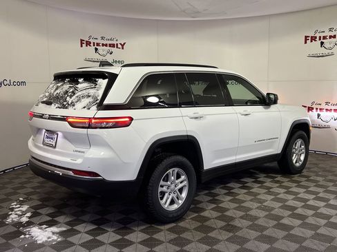 New 2025 Jeep Grand Cherokee Laredo w/ Luxury Tech Group I image 3