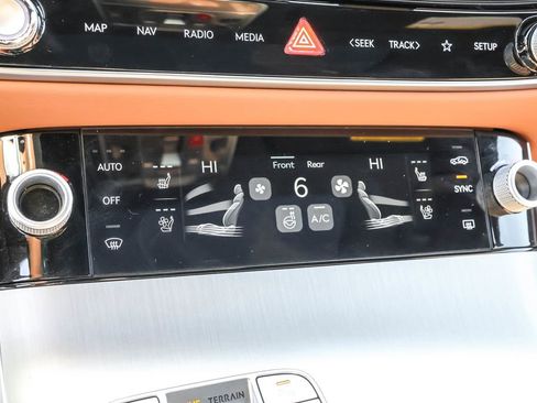 Used 2026 Genesis GV70 2.5T Advanced image 32