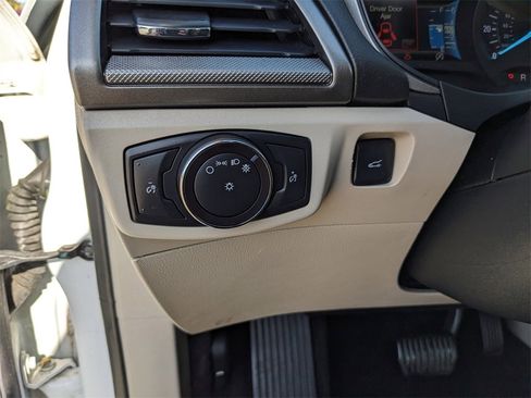 Used 2018 Ford Fusion SE w/ Fusion SE Technology Package image 29